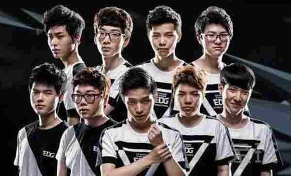 LOL韩国队菜鸡互啄？SKT领先第二名3倍积分